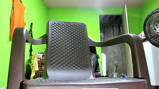 Snapshot of musclecum1 chatting on February 18, 3:53 am musclecum1 online show from February 18, 3:53 am