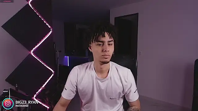 bigryann23 online show from November 24, 11:26 pm